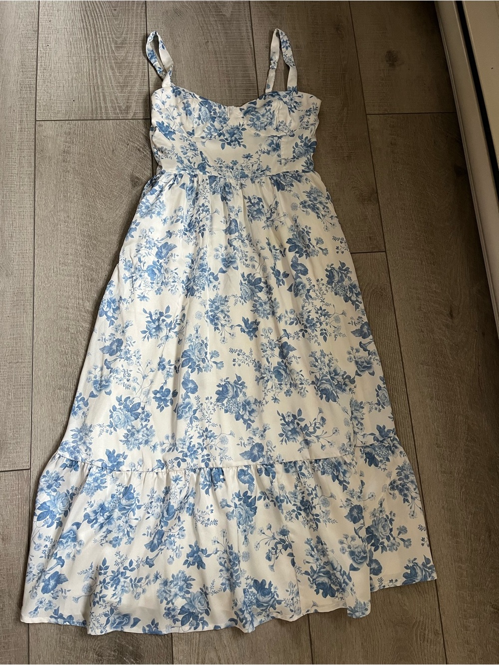 Envy & Grace White and Blue Floral Dress